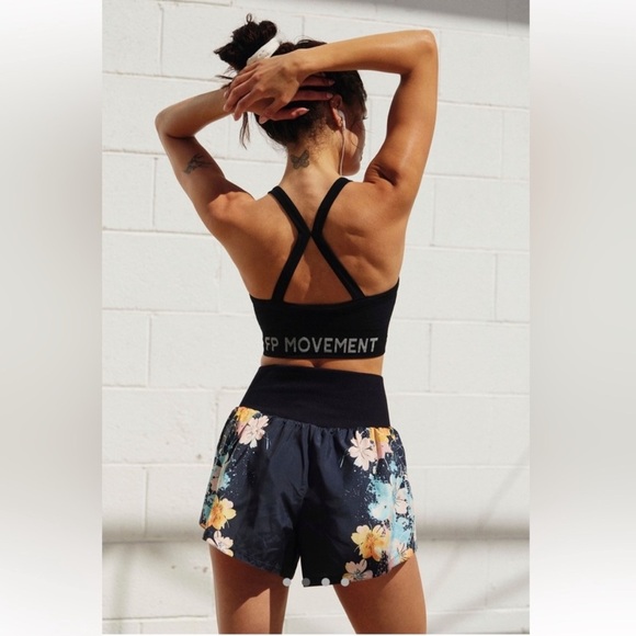 Free People FP Movement Carpe Diem Printed Short in Hot Court Splatter Sz SM NWT - Picture 3 of 7